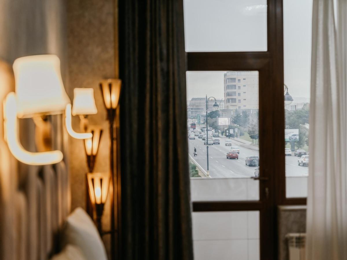Alison Hotel Bakoe Buitenkant foto