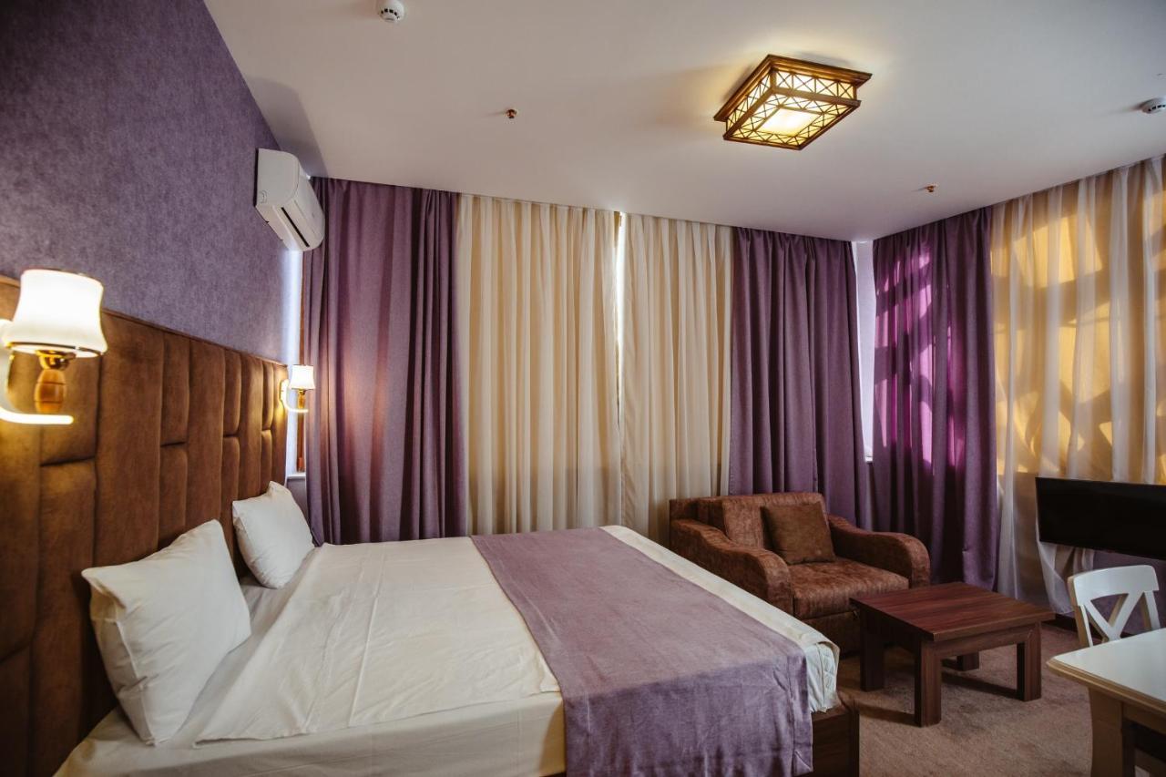 Alison Hotel Bakoe Buitenkant foto