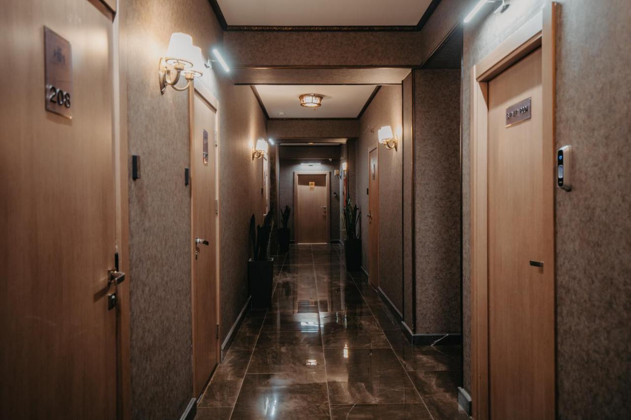 Alison Hotel Bakoe Buitenkant foto
