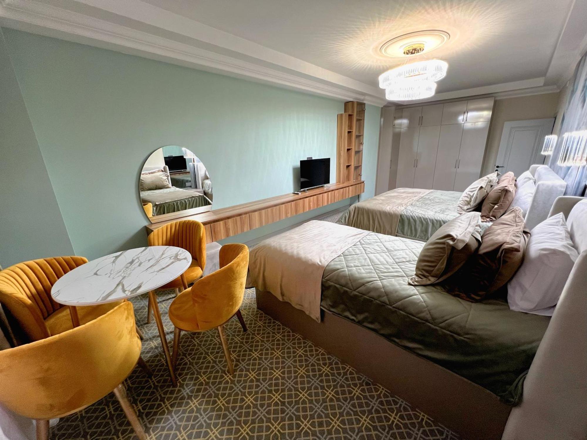 Alison Hotel Bakoe Buitenkant foto
